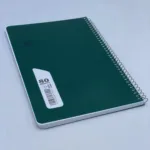 دفتر ۸۰ برگ نوین با جلد سبز پررنگ و صحافی محکم