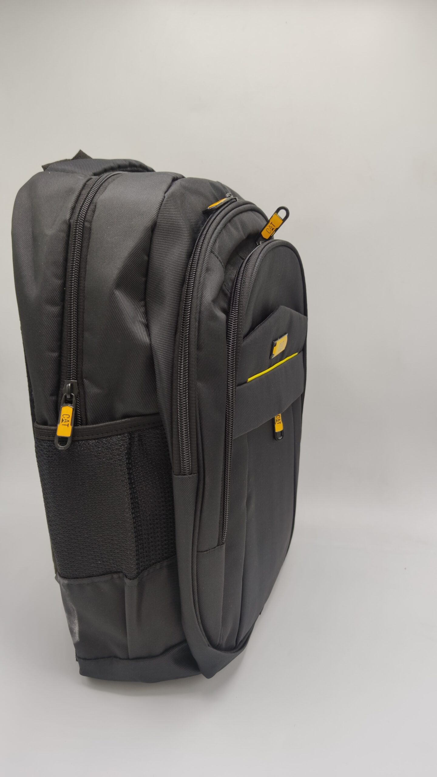 کیف کوله مدرسه کت CAT کد 15 نمای جانبی