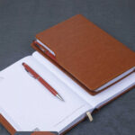 سالنامه رقعی 1405 جلد ترمو کد 20233